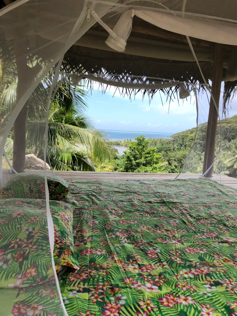 Intérieur d'une tente glamping